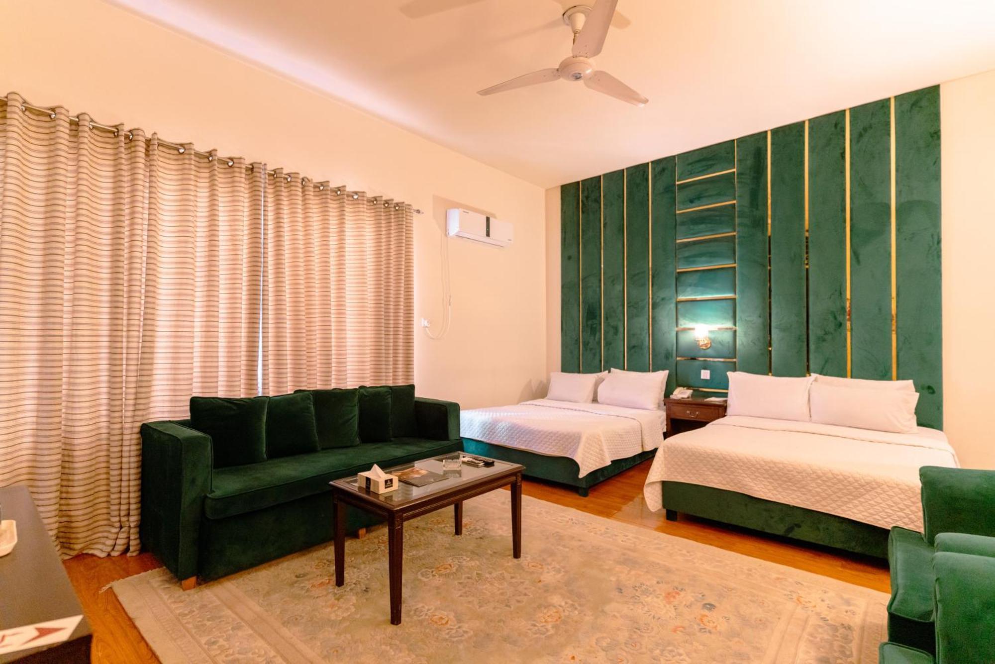 Vip House Peshawar Hotell Exteriör bild