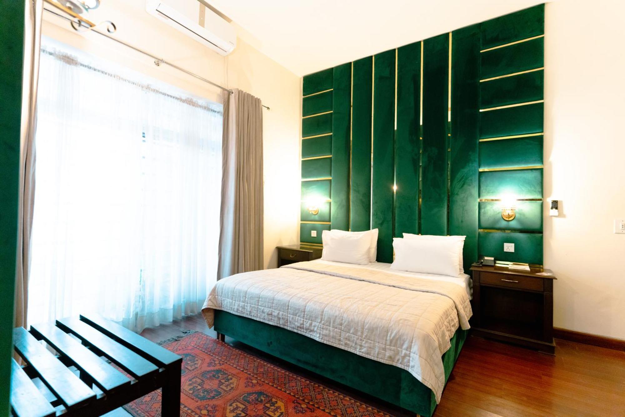 Vip House Peshawar Hotell Exteriör bild