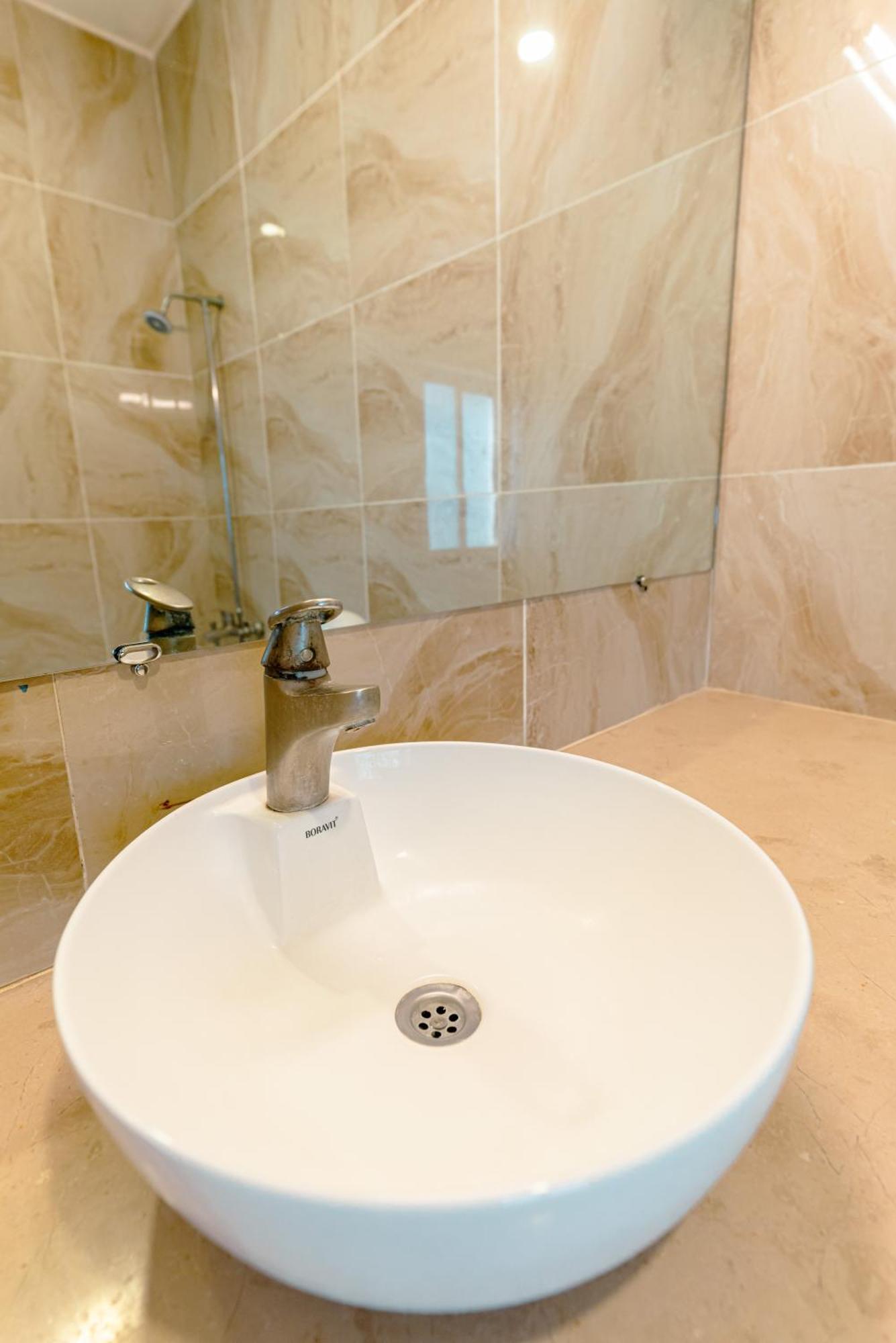 Vip House Peshawar Hotell Exteriör bild