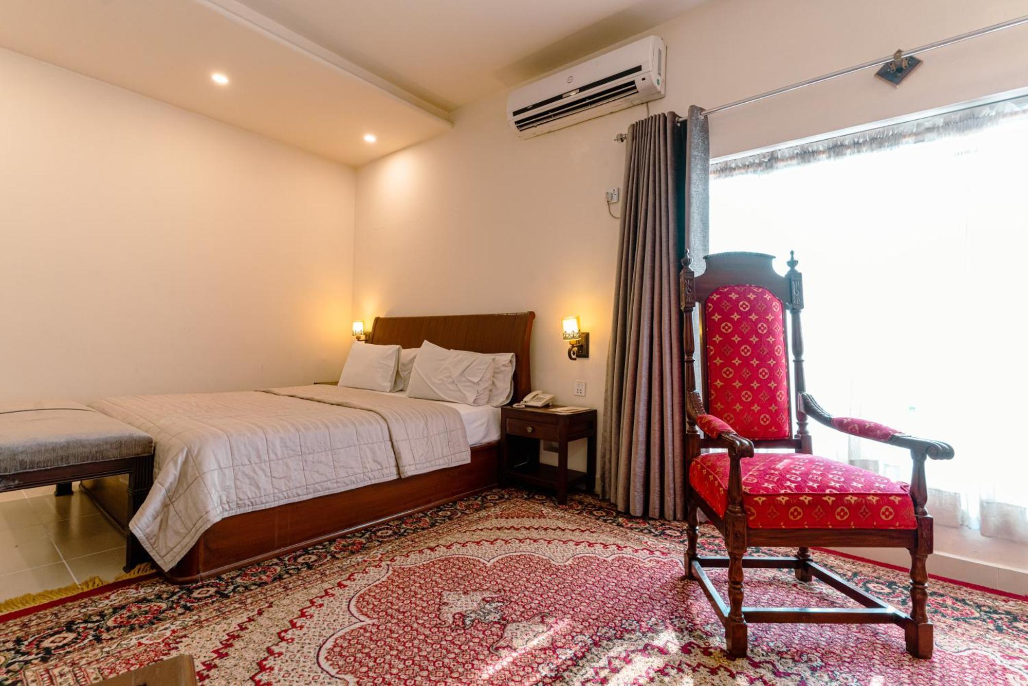 Vip House Peshawar Hotell Exteriör bild