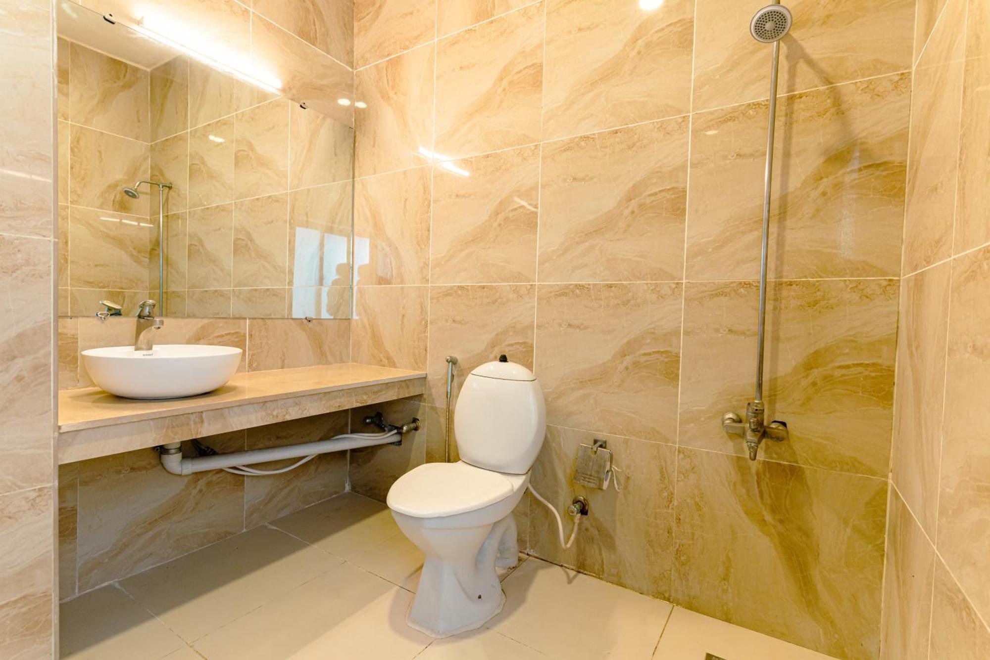 Vip House Peshawar Hotell Exteriör bild